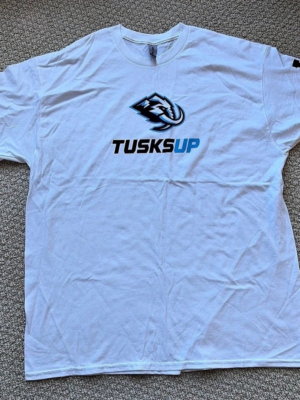 Utah Mammoth Tusks Up Graphic Tee XL
